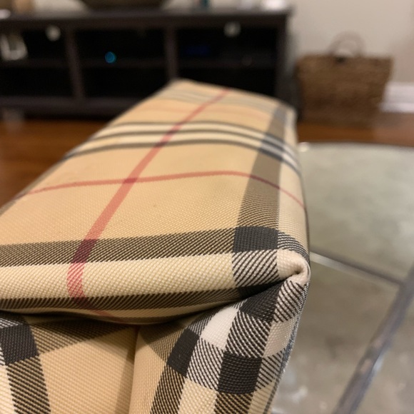 Burberry Novacheck Medium Tote - Picture 10 of 12